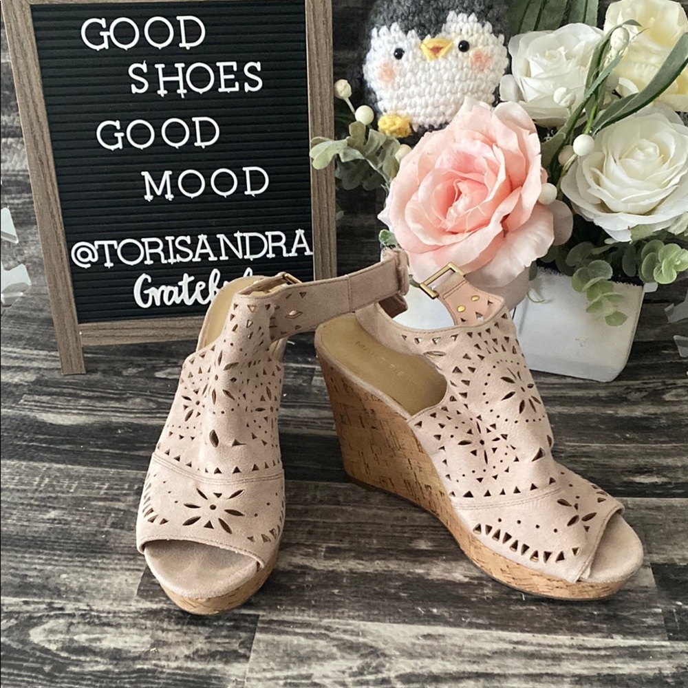 Marc Fisher Lazer Cut Suede Taupe Peep Toe Buckle Sling Back Sandal Size 8
